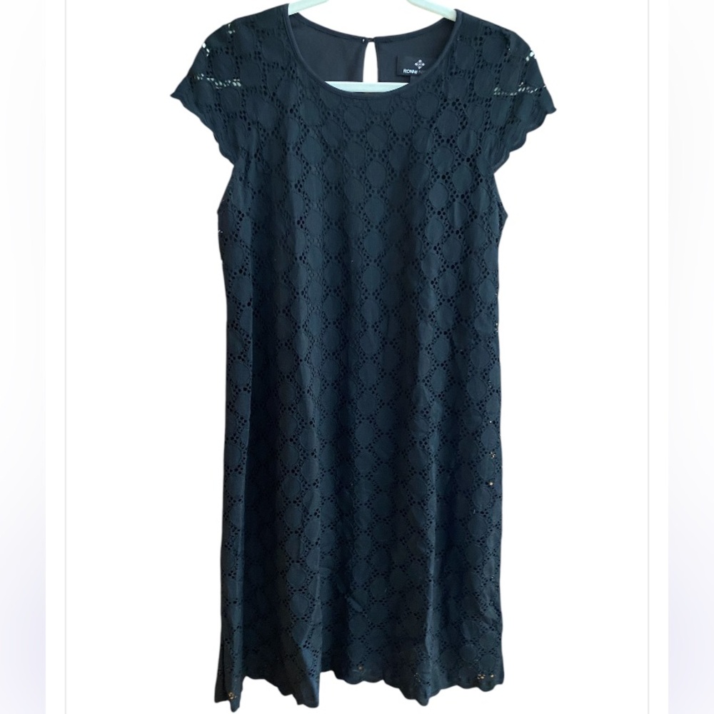 Ronni Nicole women’s lace dress. Size 8.  Black.